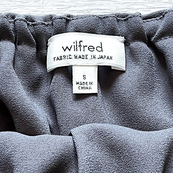 ARITZIA • WILFRED • Morel Off-Shoulder Blouse • Size Small • Slate Grey - Picture 3 of 16